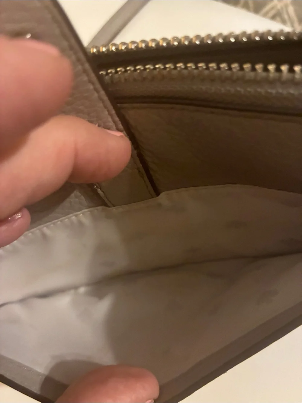 kate spade‎ taupe leather crossbody wallet